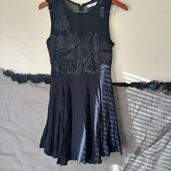 🥶 Lovers and Friends Black Wildfire Mini Dress Size Small - Picture 3 of 10